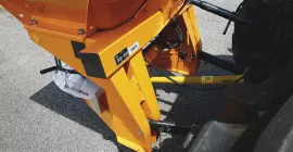 Telaio e attacco della spargisale, spargisabbia e spandiconcime AXEO