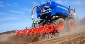 Lo STRIGER 100 permette di interrare il letame in un unico passaggio