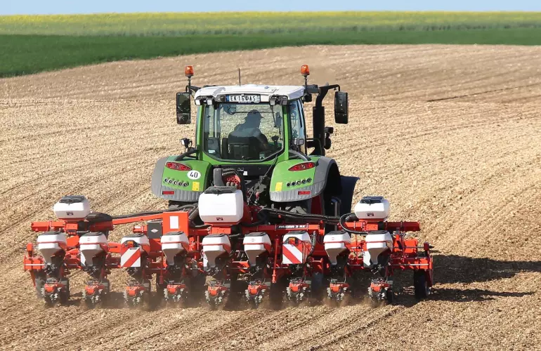 MAXIMA 3 al lavoro con fendt