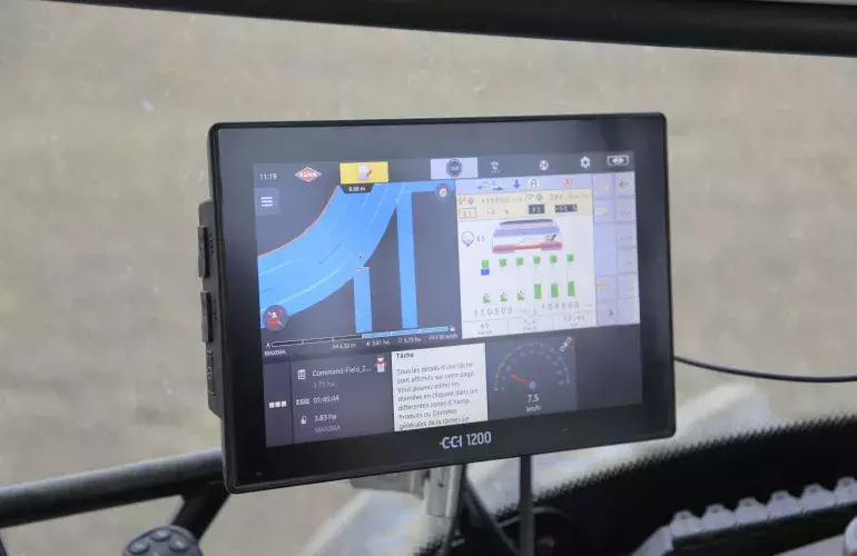 Monitor ISOBUS su MAXIMA 3 seminatrice di precisione