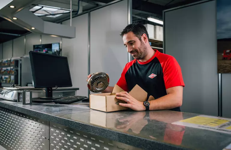 Revendeur de piรจces dรฉtachรฉes agricoles KUHN