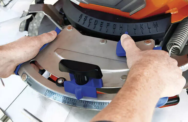 Facile configurazione della spargisale, spargisabbia e spandiconcime AXEO