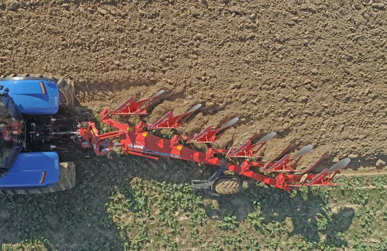 MASTER 153 al lavoro