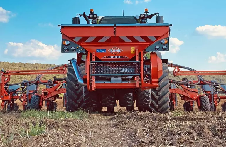 Seminatrice monogerme MAXIMA 3 al lavoro