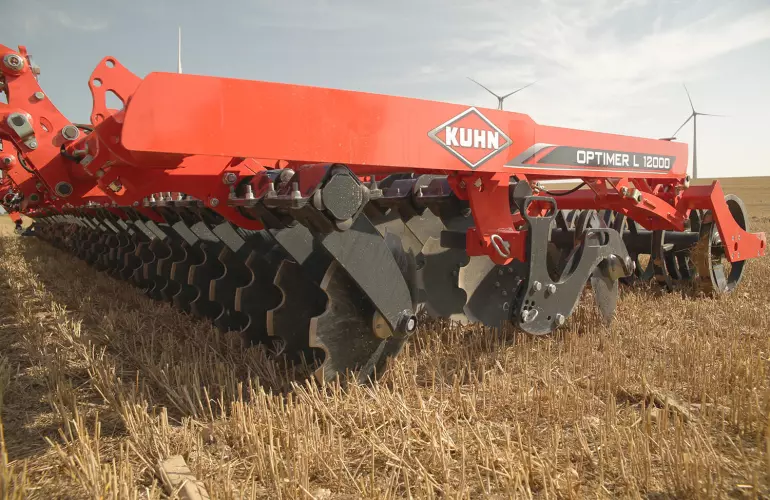 I 4 elastomeri garantiscono uno spazio libero orizzontale di 15 cm, per una lavorazione ottimale senza intasamenti