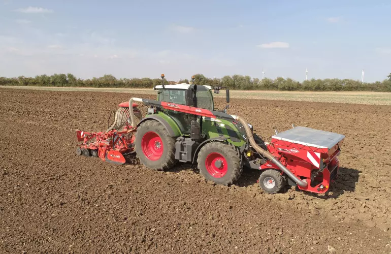 Tramoggia TF 1512 al lavoro