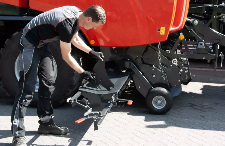 Easy and comfortable knife exchange thanks to the sliding cassette system