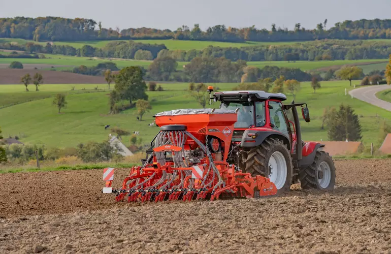 Seminatrice combinata VENTA 310 al lavoro