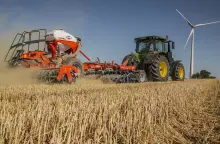 Déchaumeur Optimer XL 5000 au travail