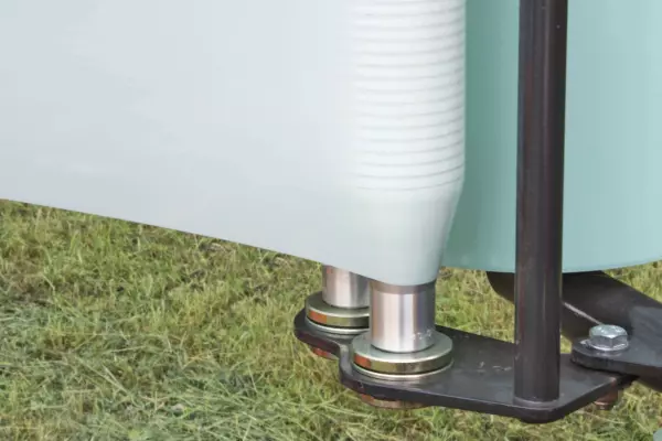 Entrambe le estremità dei rulli in alluminio hanno forma conica per mantenere la larghezza ottimale della pellicola e ridurre il rischio di rottura.