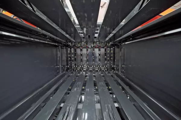 La SB, con una camera di compressione lunga 3,4 metri, ha spazio a sufficienza per formare una balla perfetta.