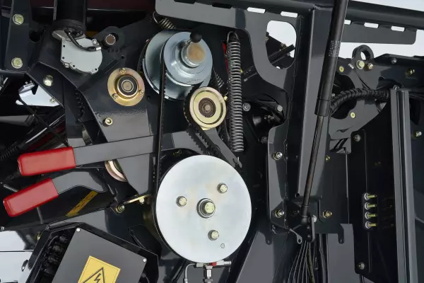 La tecnologia di tensionamento attivo garantisce la formazione di balle solide con una tensione di rete costante.