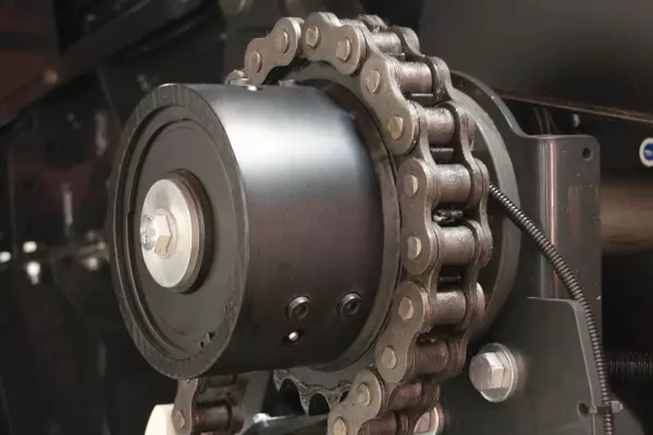 Tutti i componenti principali di alimentazione delle big baler KUHN sono dotati di sistema di sicurezza con frizione a camme.