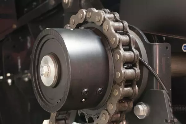 Tutti i componenti principali di alimentazione delle big baler KUHN sono dotati di sistema di sicurezza con frizione a camme.