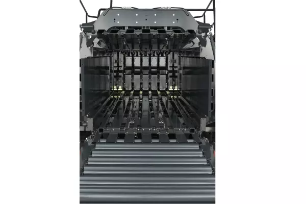 La SB 1290 iD, con una camera di compressione lunga 3,75 metri, ha spazio a sufficienza per formare una balla perfetta.