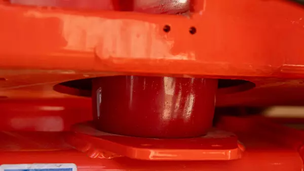 Sospensione dell’assale in Strathane sull’irroratrice trainata METRIS 3