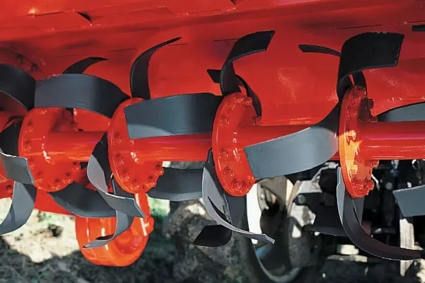 Lame a C per una migliore aratura