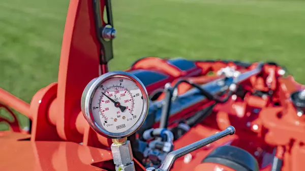 Con la sospensione LIFT-CONTROL e il sistema di sicurezza NON-STOP, il gruppo di taglio sarà protetto dagli ostacoli