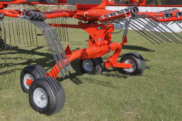 4 ruote in tandem, estremamente vicine al rotore per garantire l'aderenza al terreno