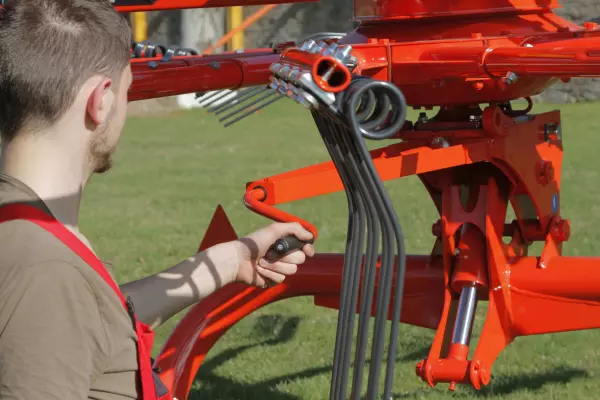 Regolazione altezza di andanatura mediante manovella