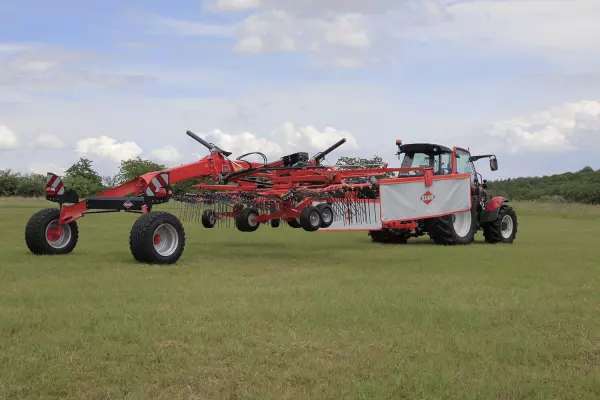 Andana pulita senza essere danneggiata grazie all'eccezionale altezza libera dal suolo della serie 1030