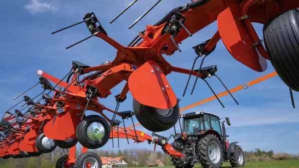 Le ruote del voltafieno GF 17003 T sono dotate di deflettori.