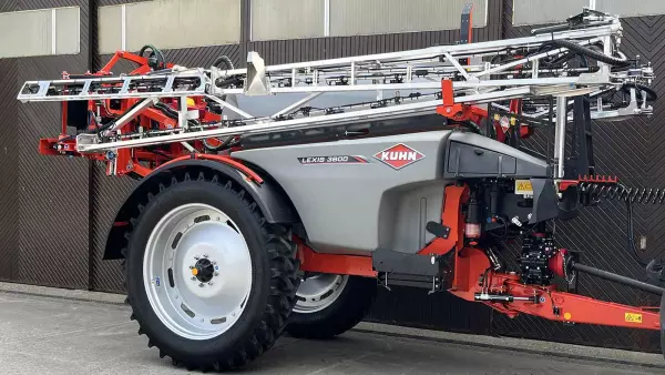 Vasca di risciacquo posta al centro della macchina