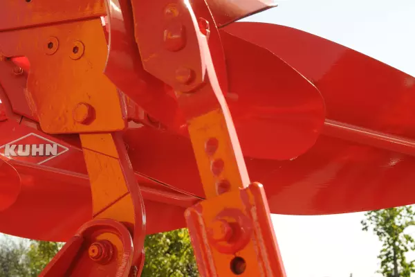 Facile regolazione dell'altezza degli avanvomeri