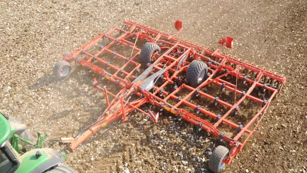 Il PROLANDER richiede poca potenza adattandosi a tutte le aziende agricole