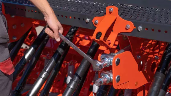 Regolazione centralizzata della profondità di semina