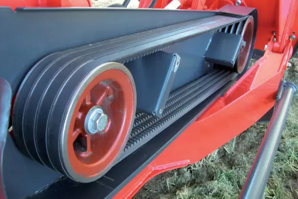 Le trince laterali della serie SPRING-LONGER 80 con trasmissione a quadrupla cinghia trapezoidale a V offrono affidabilità e costi di manutenzione ridotti.