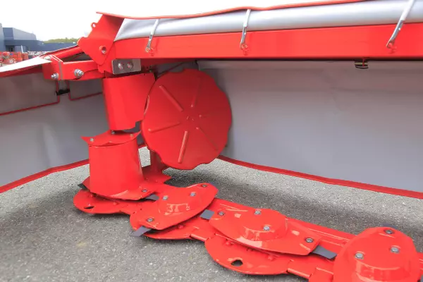 Flusso di foraggio ottimale con il controllo diretto della barra di taglio.