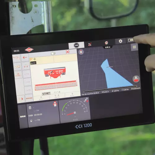 Terminale CCI 1200 che mostra la facile gestione della tramoggia TF 1512
