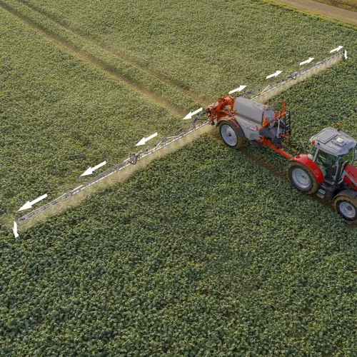 LEXIS 3000 in un campo di colza