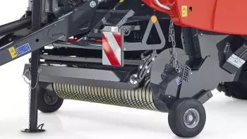 Un pick-up a camme largo 230 cm con rullo heavy crop, protezione wind guard e denti di raccolta elastici