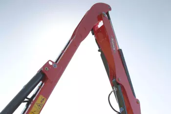 Un montaggio quindi robusto dei bracci decespugliatori AGRI-LONGER GII a sicurezza meccanica