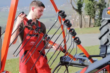 GA 4731 T: consente di posizionare i bracci per avere uno stoccaggio più agevole