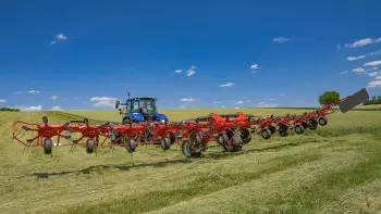 Grazie al sistema HLC, le manovre a fondo campo sono facilitate.