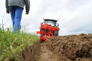 L'aratro portato KUHN MASTER 103 offre una qualità d'interramento eccezionale.