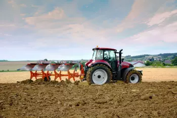 Gli aratri MASTER 113, con il loro ridotto fabbisogno di trazione, sono adatti ai trattori standard presenti sul mercato.