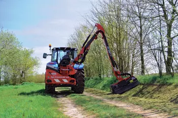 Braccio decespugliatore KUHN MULTI-LONGER GII 5057 P: la potenza in cinematica braccio dritto