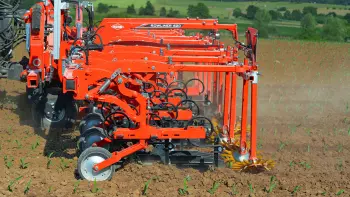 Vista del lato destro del parallelogramma della sarchiatrice ROWLINER
