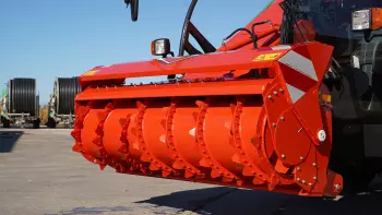La fresa di carico degli SPW Power da 2 metri e 120 CV beneficia della funzione di “superpotenza”.