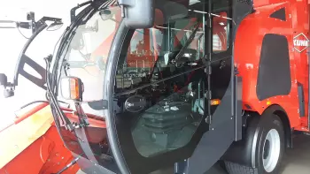 La cabina VISIOSPACE è un equipaggiamento di serie dei modelli SPW Power e offre un’eccellente visibilità e un comfort di guida totale.