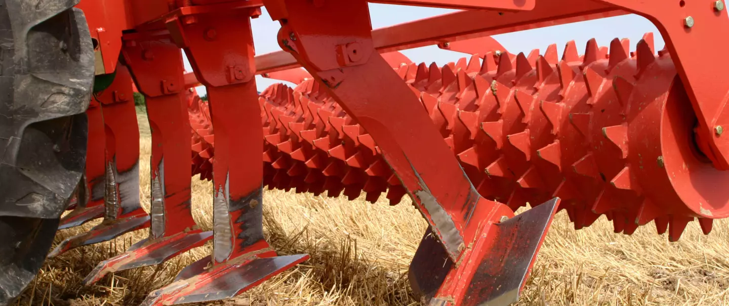 Working angle of the shares of the KUHN DC soil loosener
