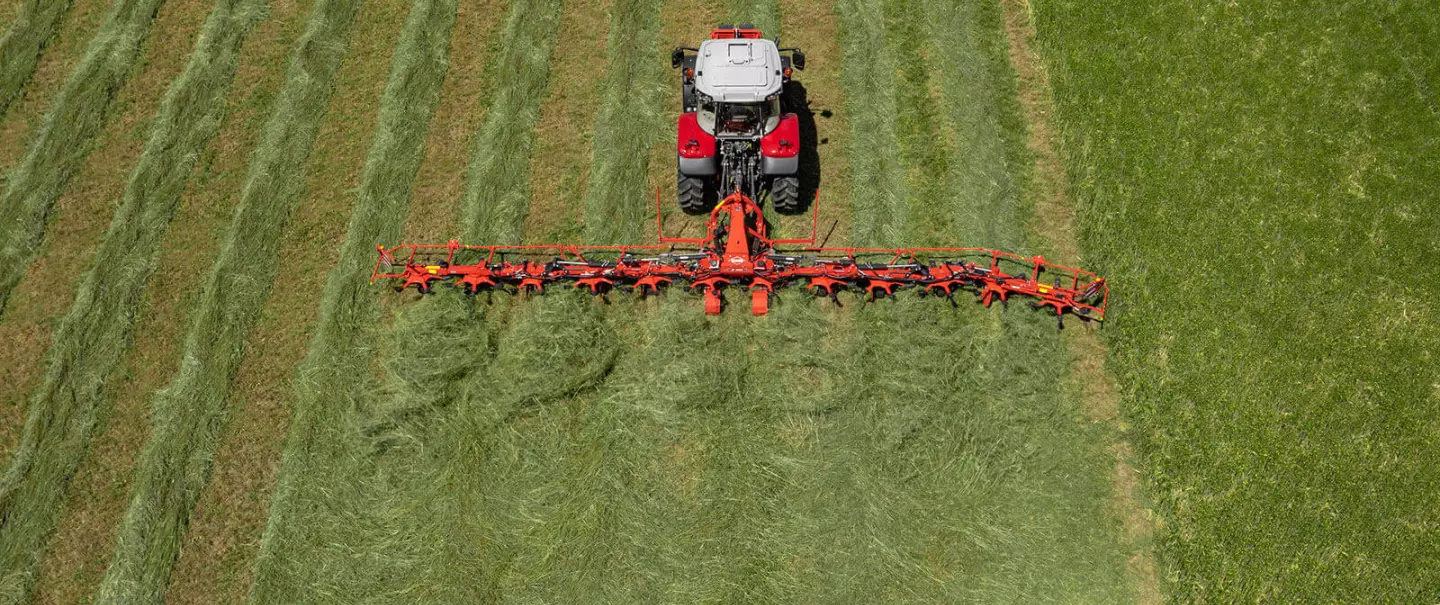 GF 13003 portato, al lavoro in un campo