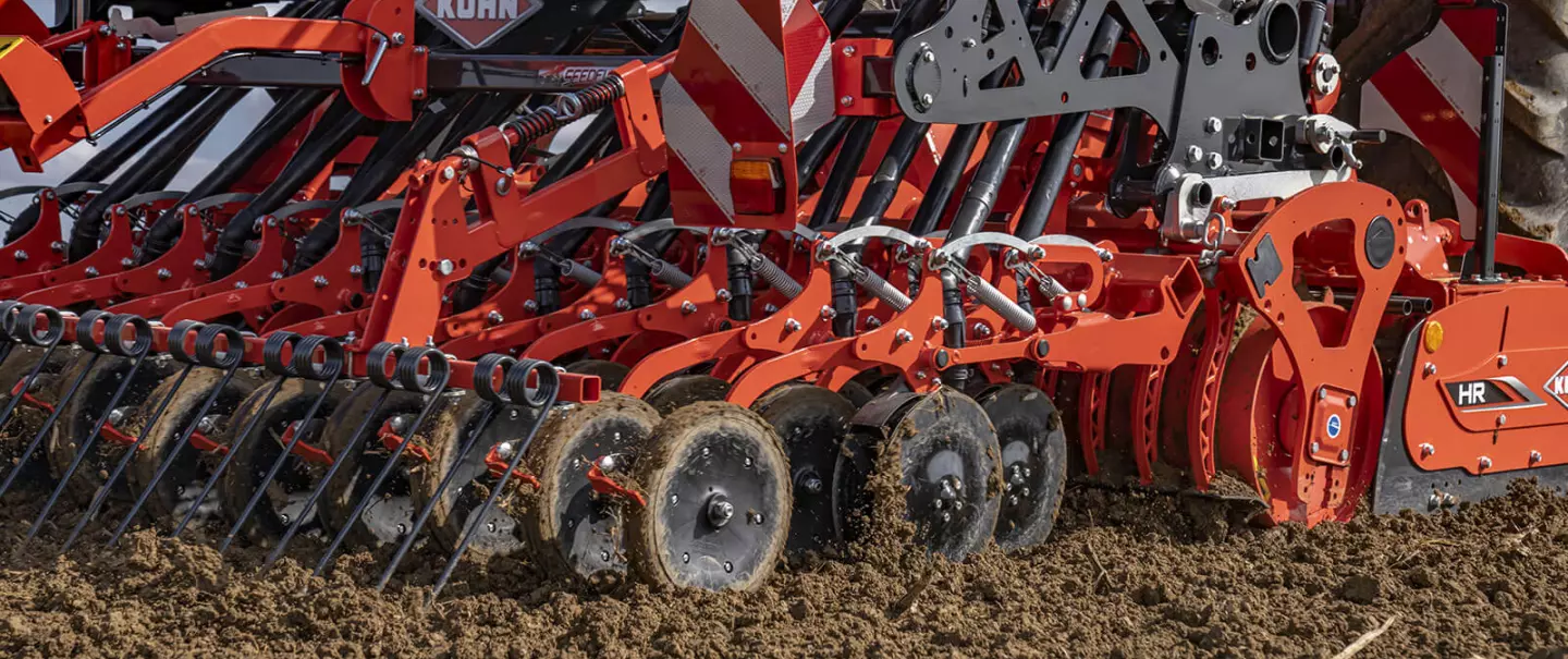 Barra di semina SEEDFLEX in azione in un campo su SITERA 3030 e